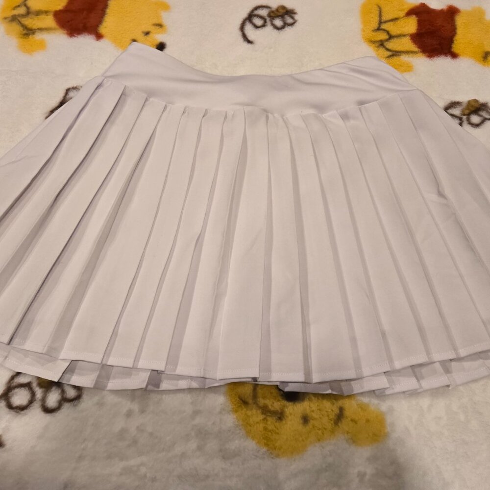 Young Chic Size Medium White Skort with pockets - Picture 6 of 6